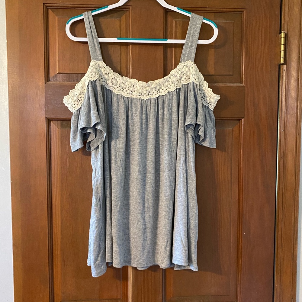 Off the shoulder boutique shirt